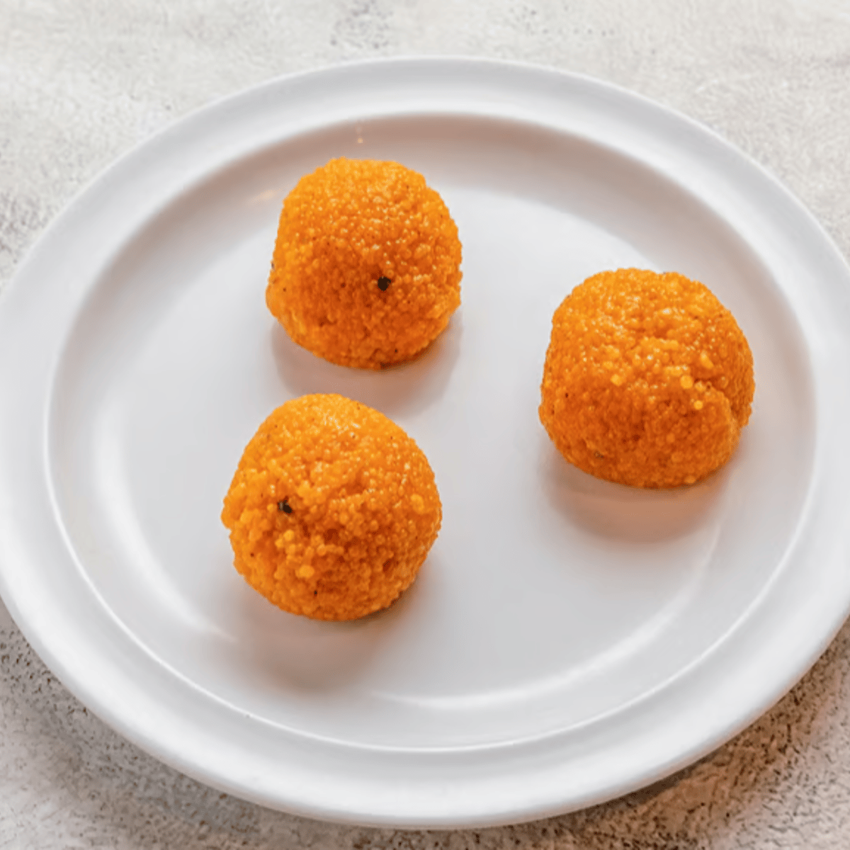 Ladoo (3pcs)