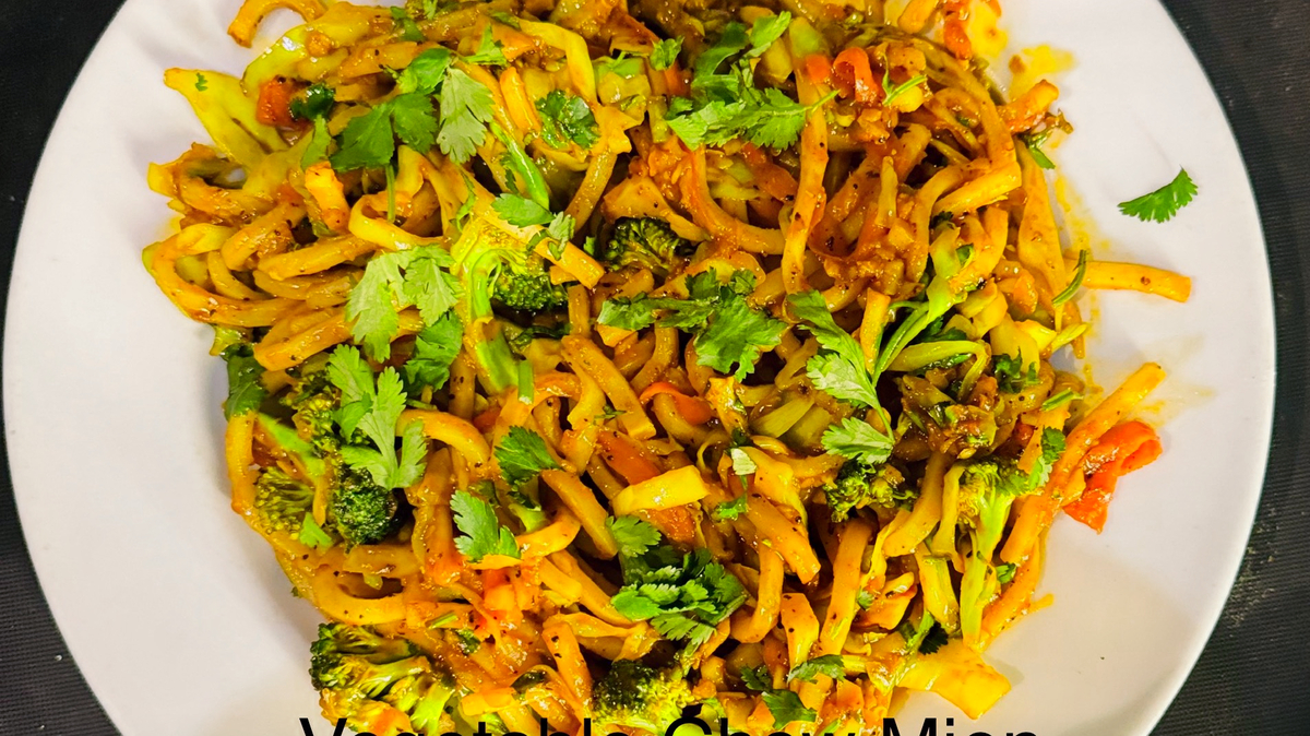 Chow Mien  Chicken Vegetable - Thukpa Heartly Noodel Soup